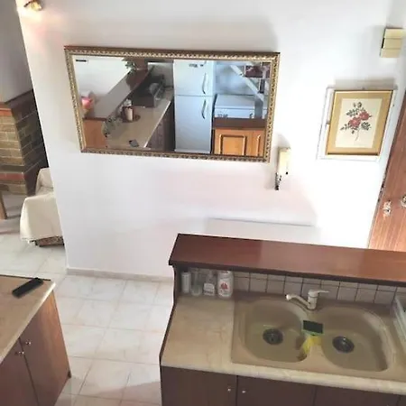 Cute Attic In The Heart Of Town 扎金索斯镇