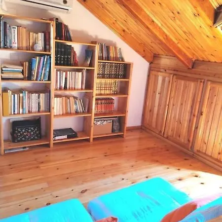 Cute Attic In The Heart Of Town * 扎金索斯镇
